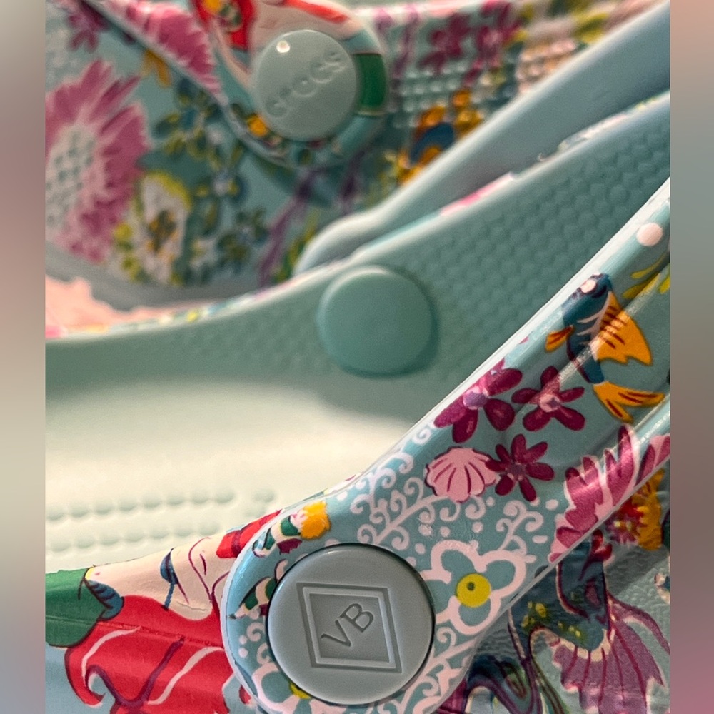 🆕 Crocs Classic Disney | Vera Bradley |Little Mermaid Clogs So Cute! - Picture 14 of 16